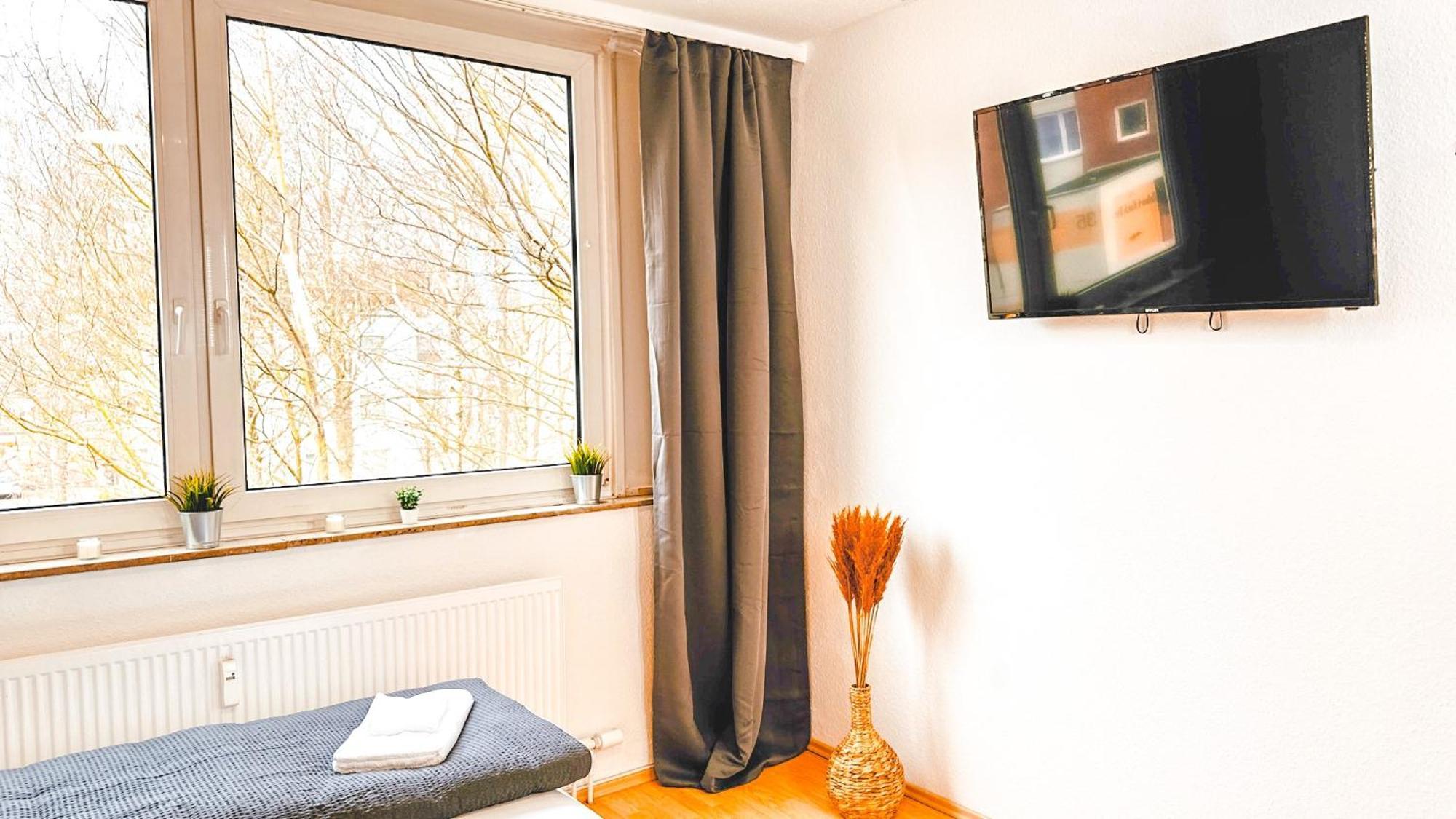 Apartment Monteurwohnung Mit Balkon Und Wohnzimmer *