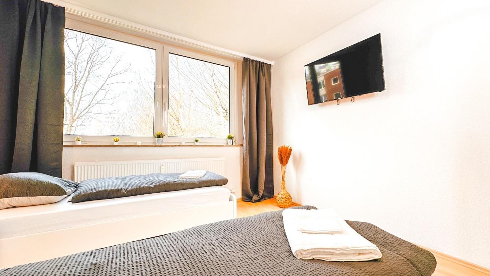 Monteurwohnung Mit Balkon Und Wohnzimmer Apartment